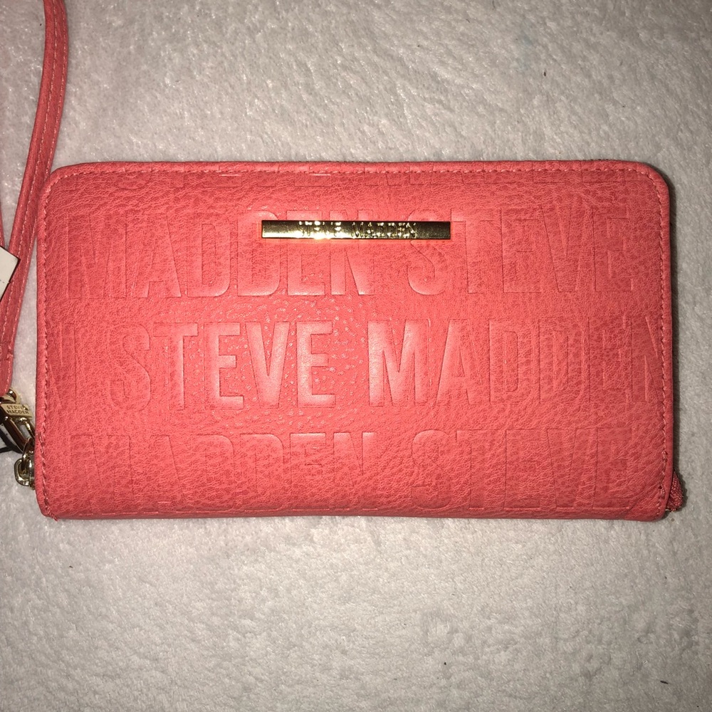 Steven Madden Zip Wristlet